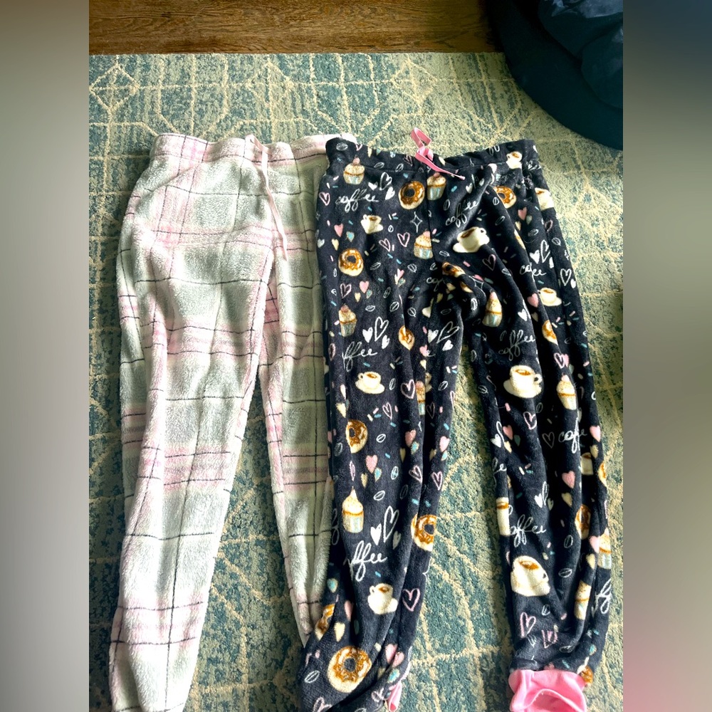 2 Pairs of Fleece Pajamas